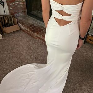 X NOEL AND JEAN Divinity Gown in Ivory
Katie May